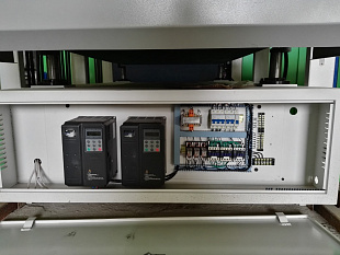 DT1000-4 Рельефно-шлифовальный станок  с 4-мя лепестковыми барабанами для рельефного шлифования