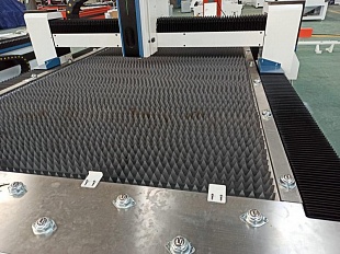 Оптоволоконный лазерный станок для резки металла MetalTec 1530B (1000W)