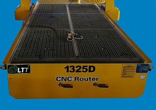 Фрезерный станок с ЧПУ мод. LTT-1325D  савтоматической револьверной сменой инструмента и стойкой SYNTEC