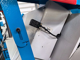 MetalTec MBS 330 CА автоматический колонный ленточнопильный станок