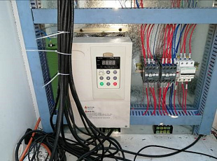 Фрезерный станок с ЧПУ мод. LTT-1325D  савтоматической револьверной сменой инструмента и стойкой SYNTEC