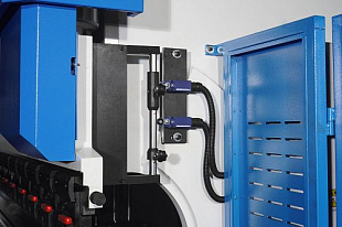 MetalTec HBM 30/1600C Листогибочные гидравлические прессы с ЧПУ контроллером TP10S