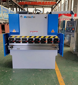 MetalTec HBM 30/1600 Листогибочные гидравлические прессы с контроллером E22