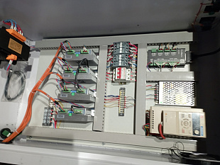 Фрезерно-гравировальный станок с ЧПУ мод. LTT-1313 c ручной сменой инструмента и механическим столом 1300х1300