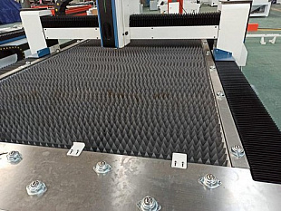 MetalTec 1530B G5 (3000W) оптоволоконный лазерный станок для резки цветного металла
