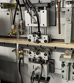 Кромкооблицовочный станок Filato 8001UHQLMS-2 серии INDUSTRIAL с возвратным конвейером