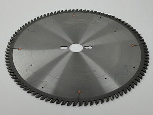 Основная пила WoodTec для форматно-раскроечных станков Ø300 х 30 х 3,2 / 2,2 Z = 96 FZ/TR