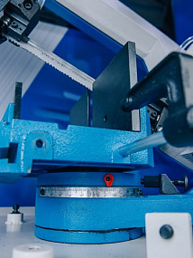 MetalTec BS 250 FHE ручной ленточнопильный станок для резки металла