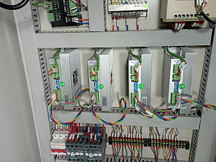 LTT-1630АH Гравировально-фрезерный станок с ЧПУ  вакуумным столом, гибридным приводом и DSP-пультом